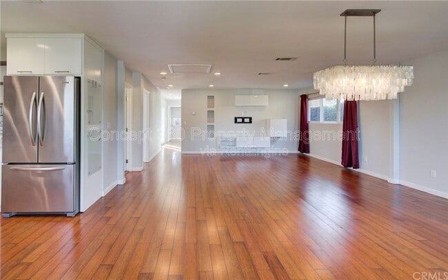 Building Photo - 1032 E Silva St