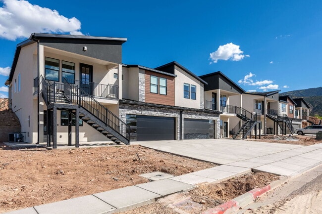 Building Photo - "Charming 2-Bed, 2-Bath Apartment in a newer townhome at Lavista Hillside Charm in Cedar City Utah!"
