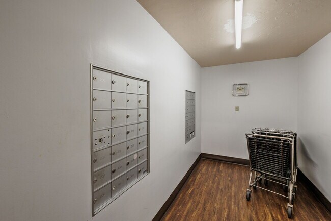 Building Photo - 777 Saturn Dr