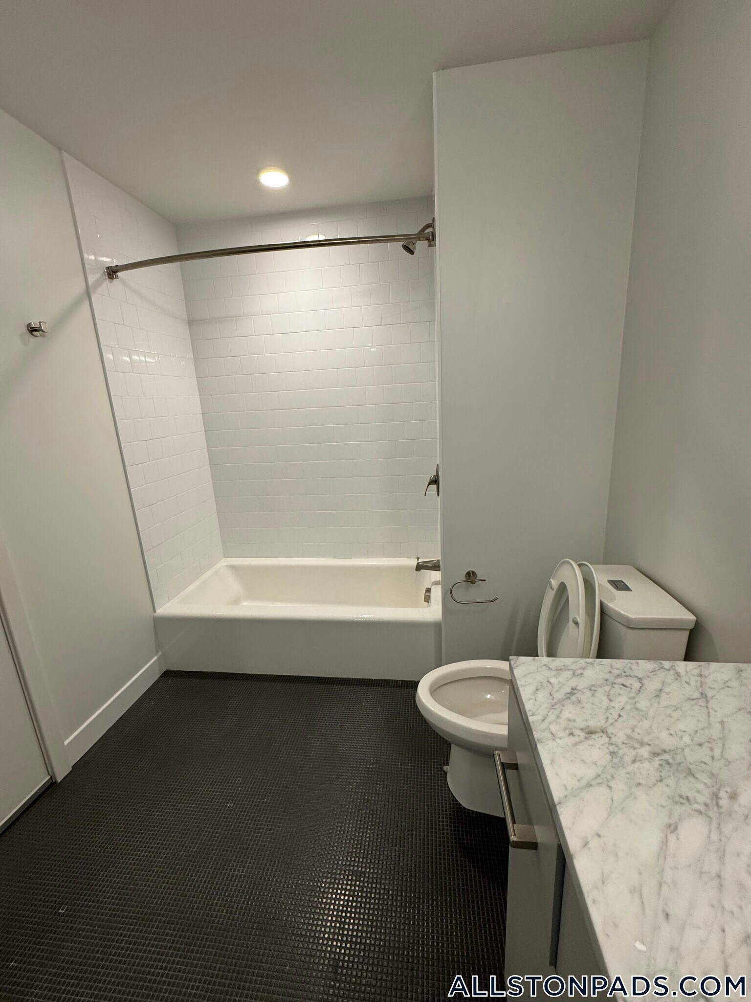 Building Photo - 55 Brighton Ave