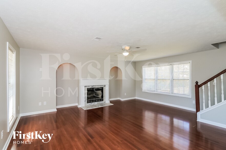 Building Photo - 3583 Saddlebrook Dr