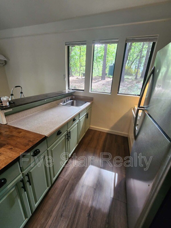 Building Photo - 12896 Rices Crossing Rd