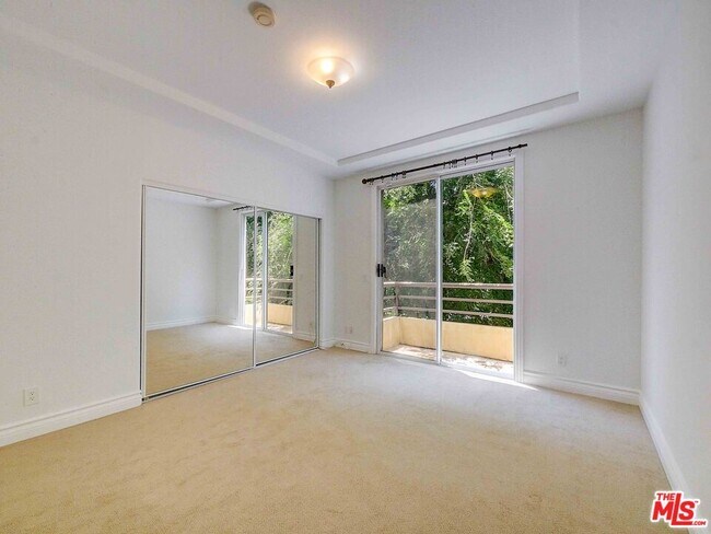 Building Photo - 4128 Whitsett Ave