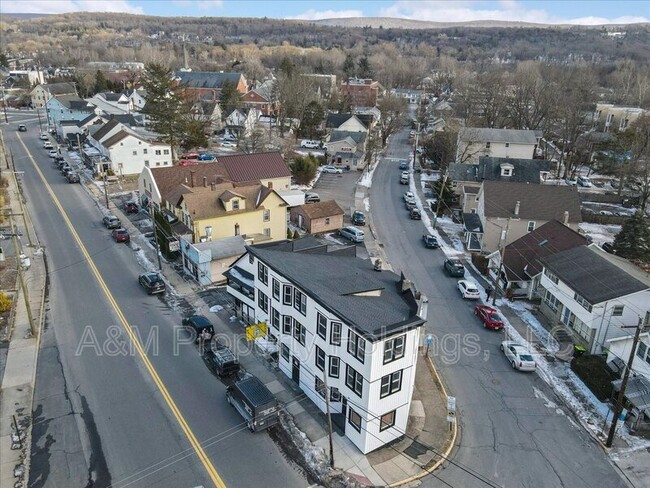 Building Photo - 147 N 9th St