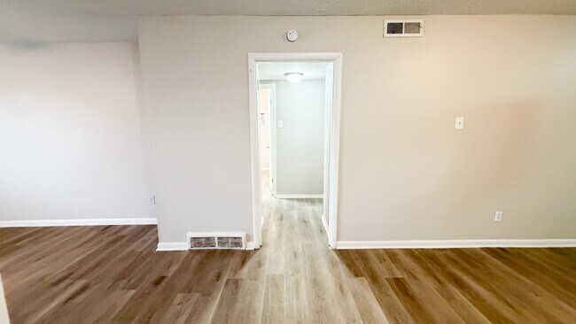 Building Photo - Kentwood Apartments