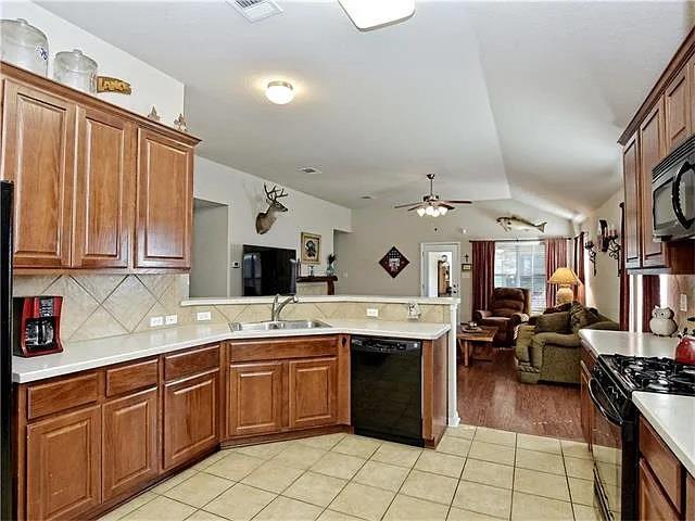 Building Photo - 304 Trophy Ct