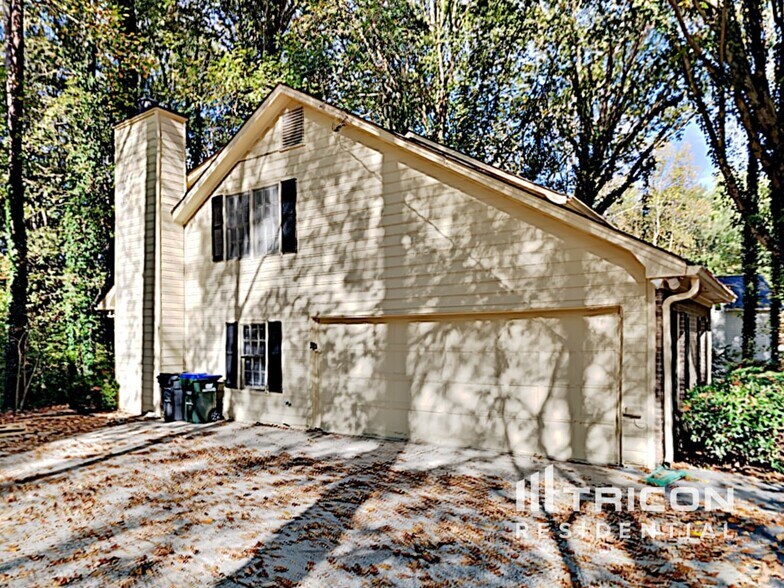 Building Photo - 1720 Ridgefield Dr