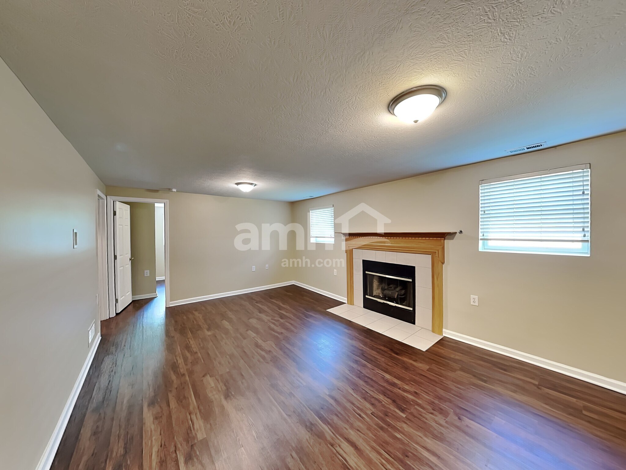 Building Photo - 5505 Dietrich Ave