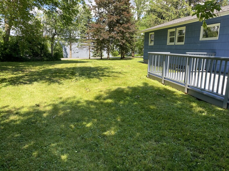 Yard - 4 1st St