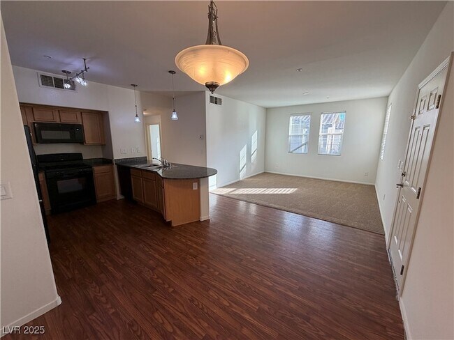 Building Photo - 50 Aura de Blanco St