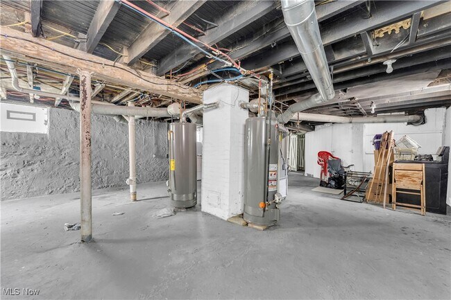 Building Photo - 10222 Parkgate Ave