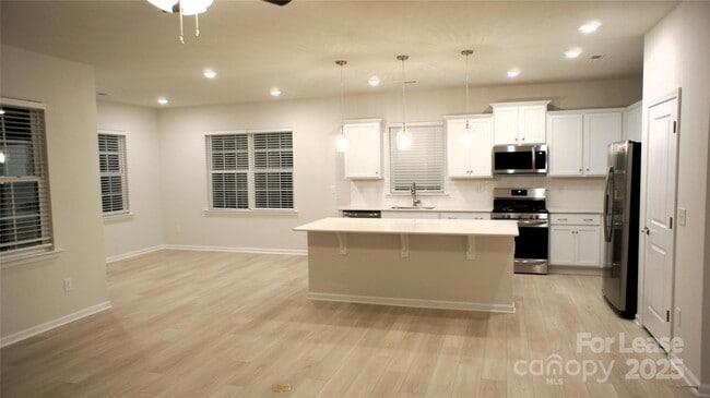 Building Photo - 107 Pampas Pl