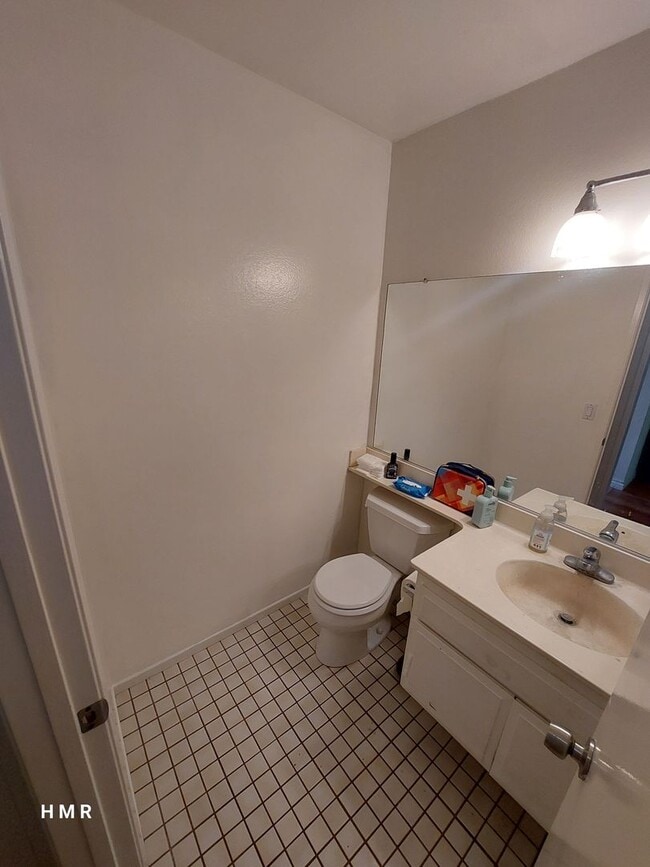 Building Photo - 3 bedrooms 3 baths in San Dimas Glenwood T...