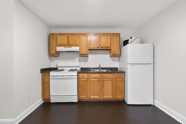 Building Photo - 16 S Conkling St