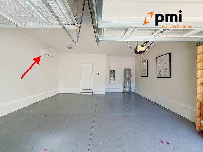 Building Photo - "Spacious Elegance Awaits: 5-Bedroom Home with 3.5 Baths in Winter Garden"