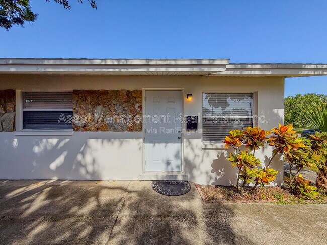 Building Photo - 470 93rd Ave N
