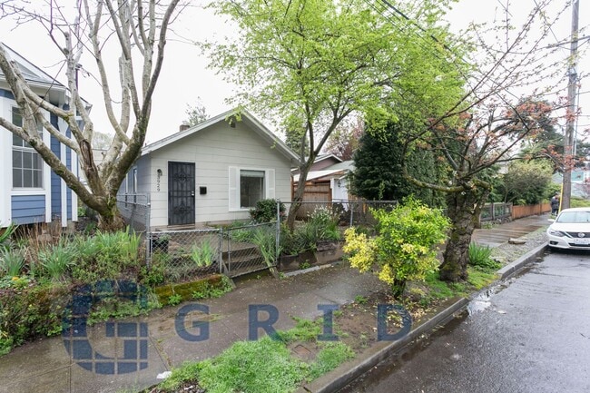 Building Photo - 3929 N Albina Ave