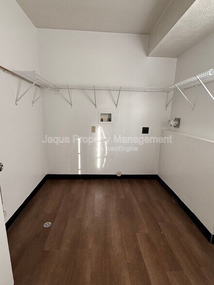 Building Photo - 51600 Co Rd 652