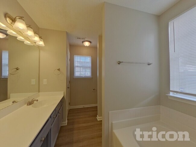 Building Photo - 9629 Green Apple Dr