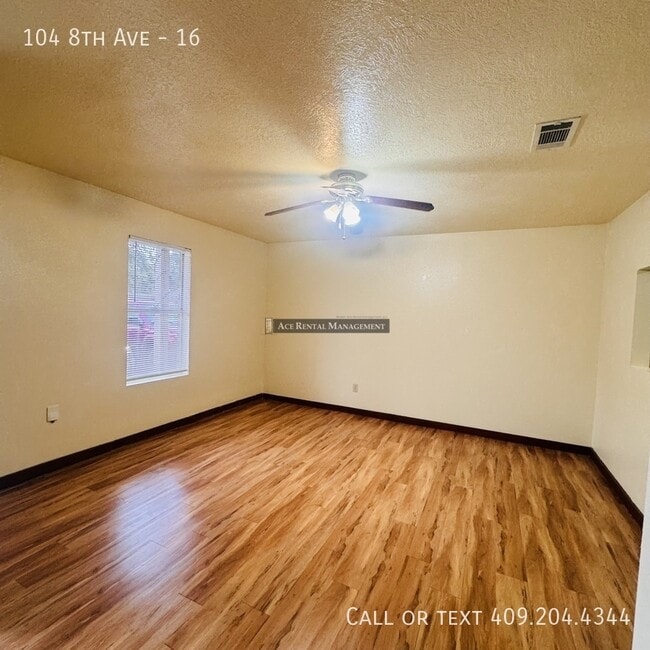 Building Photo - 104 8th Ave