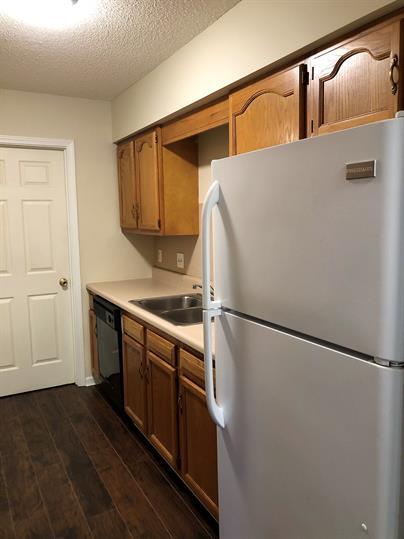 Building Photo - 700 Simpson Rd