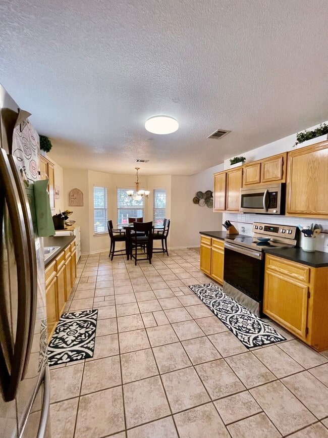 Building Photo - 3107 Woodrow Dr