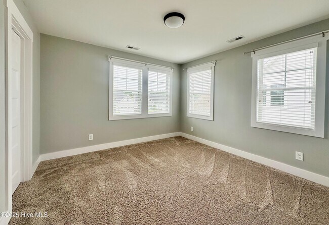 Building Photo - 102 Bogue Harbor Ct