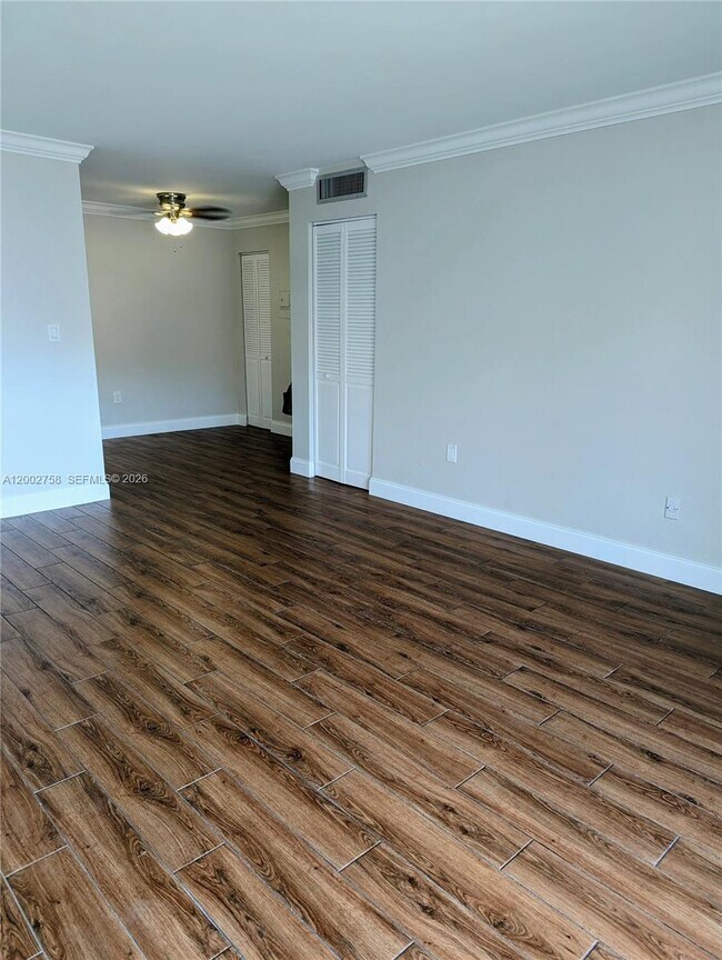 Building Photo - 7160 Fairway Dr