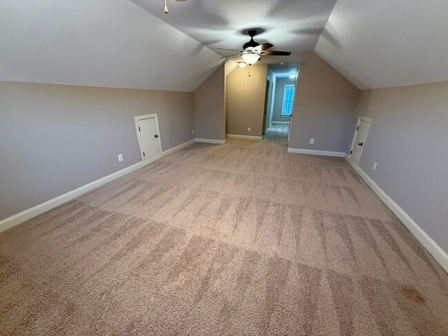 Building Photo - HUGE 5 Bedroom 3 Stroy Home with Fenced in...