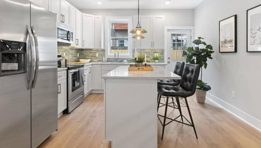 Kitchen - 2534 E Gordon St