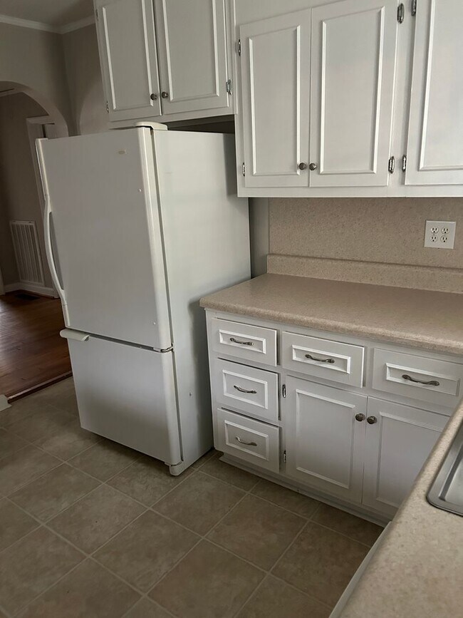 Building Photo - 3 Bedroom/ 2 Bath Home In High Point- Move In Special $500.00 off the 1st month with a 13 month l...