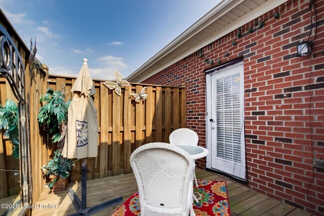 Building Photo - 203 S Dorsey Ln