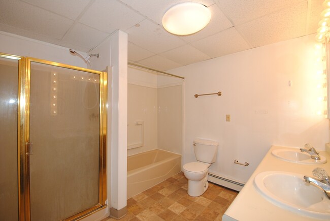 Building Photo - 795 Keeling Rd