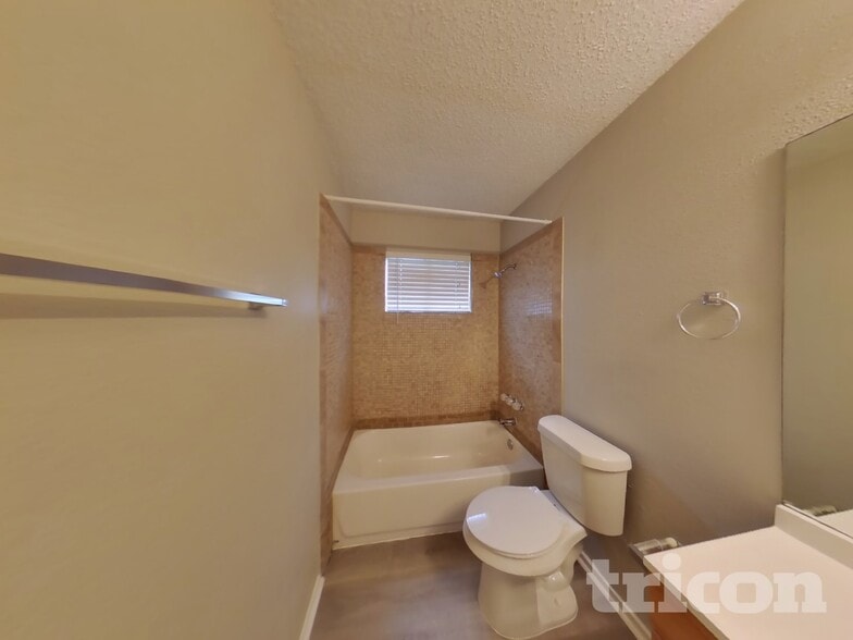 Building Photo - 907 Ponds Ct