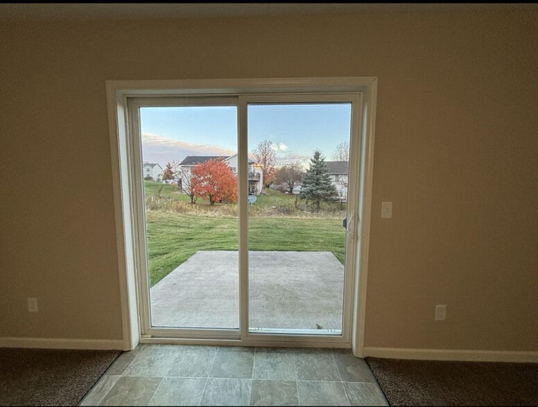 Building Photo - 423 E Cheyenne St