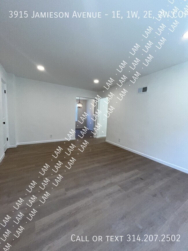 Building Photo - 3915 Jamieson Ave