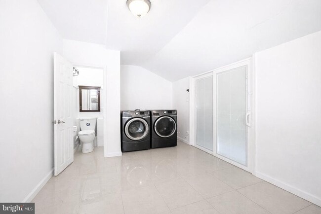 Building Photo - 608 Bethel Ave