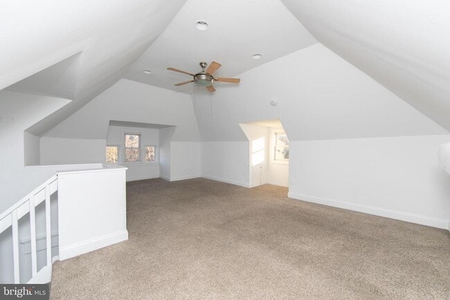 Building Photo - 1112 Collings Ave