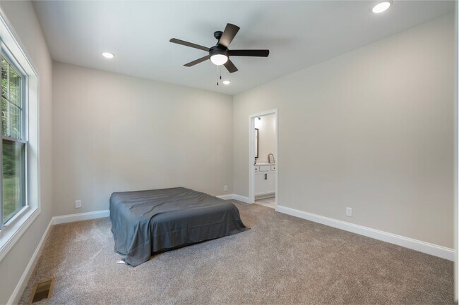 Building Photo - Ruby Floor Plan – 5BR/3BA New Construction Home Near Exit 4