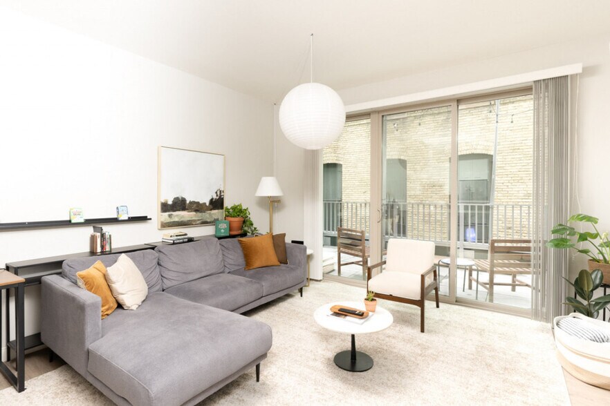 Building Photo - 211 W Mineral St