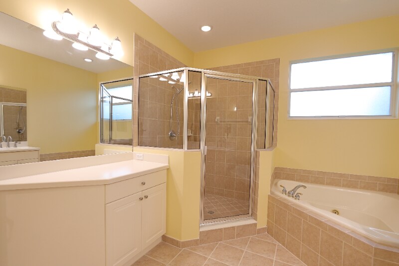 Building Photo - 407 SW Walking Path