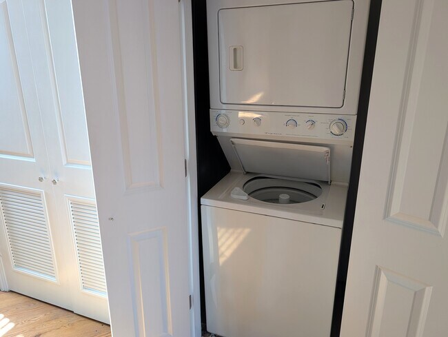 Building Photo - 4016 N Central Park Ave