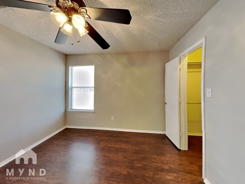 Building Photo - 1801 Bertram Dr