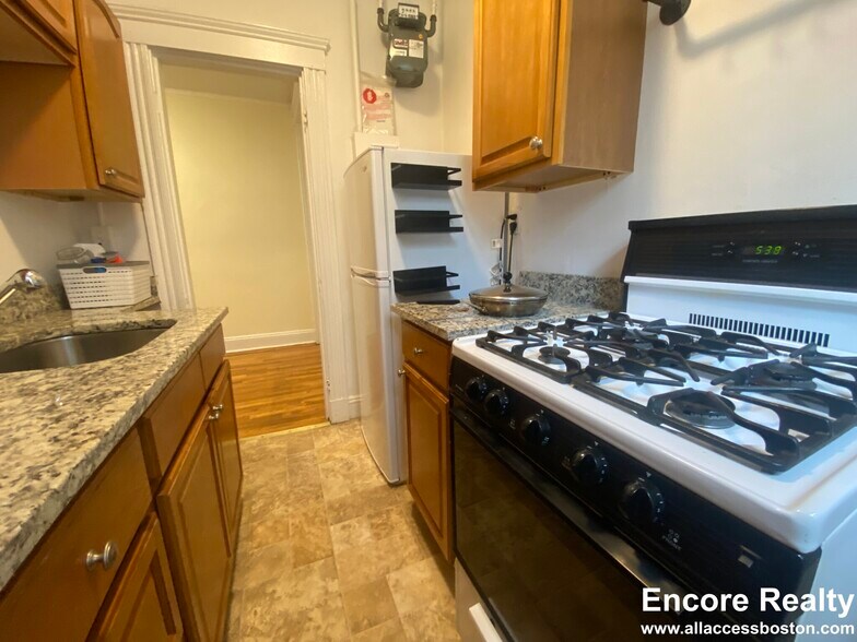 Building Photo - 1444 Commonwealth Ave