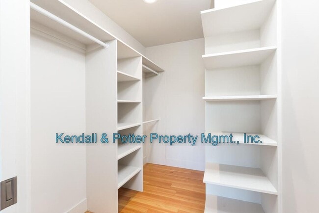 Building Photo - Sunny Paradise located in the Heart of Capitola!