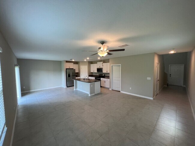 Building Photo - 12032 Miracle Mile Dr- Timber Creek