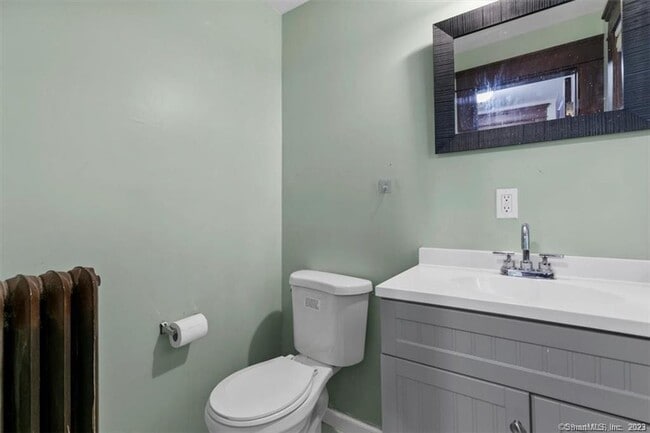 Building Photo - 44 Culver St