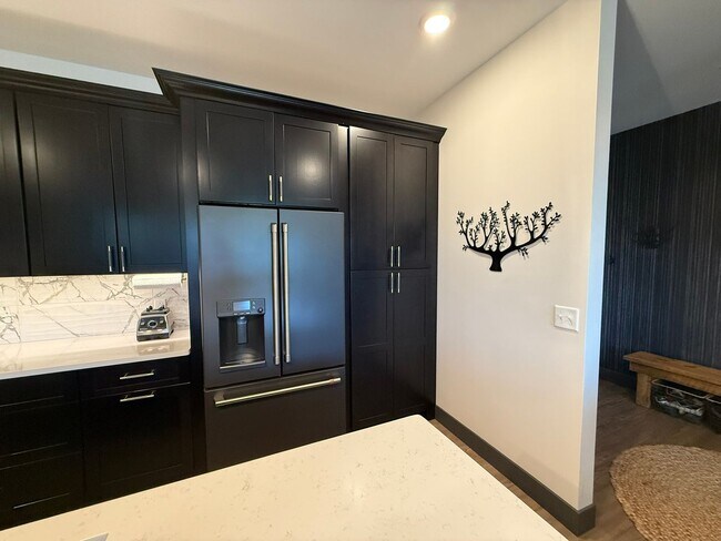 Building Photo - 100 Quartz Knl