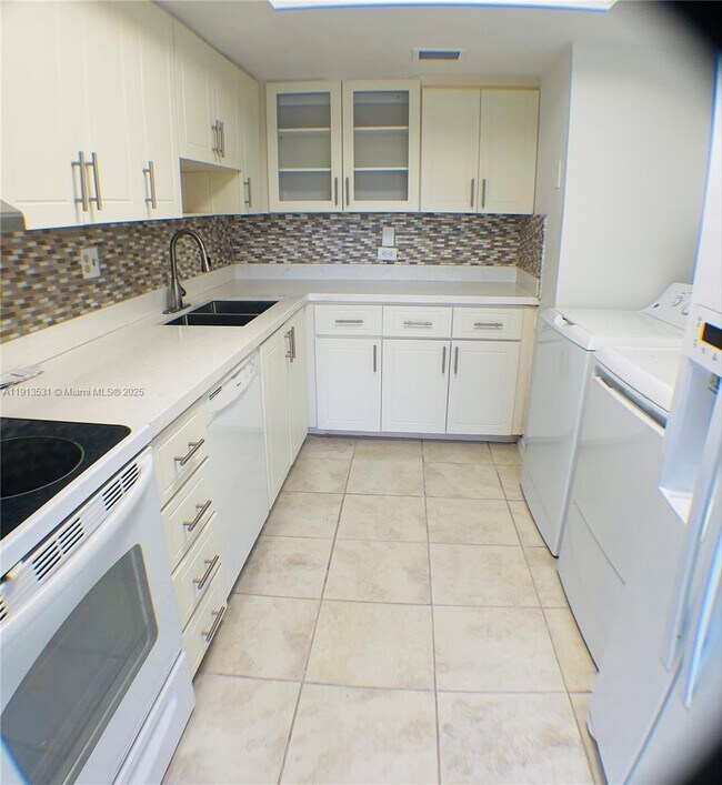 Building Photo - 5814 NW 22nd St