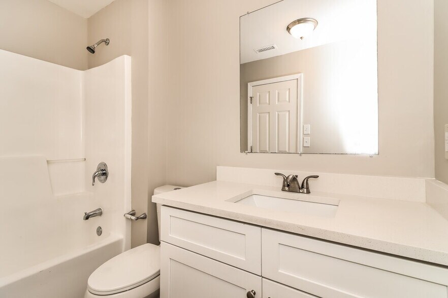 Building Photo - 204 Remington Pl Dr